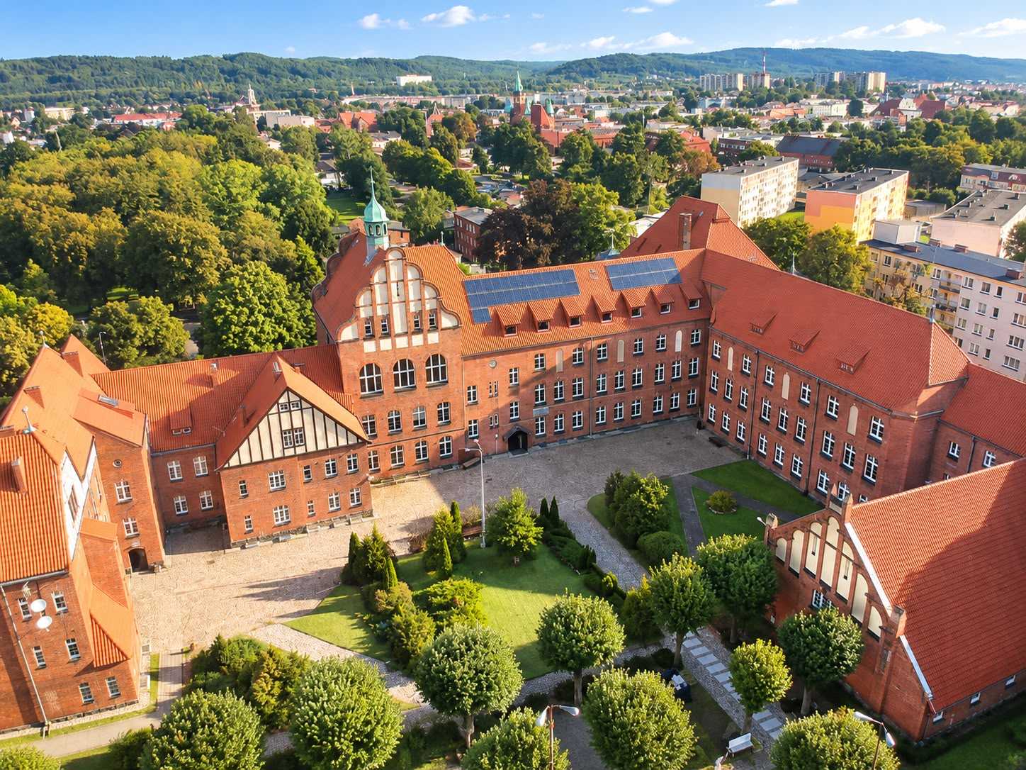 O szkole panorama szkoły